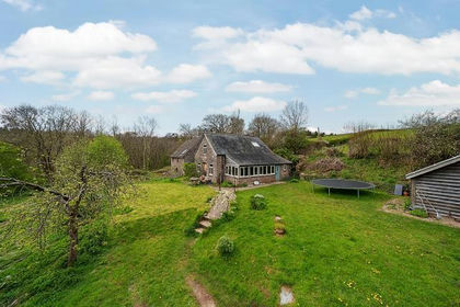 1 acre of Cottage for sale in Peterchurch