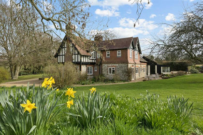 2.4 acres of Farmhouse for sale in Froxfield and Privett