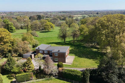 2 acres of House with Land for sale in Wirral West