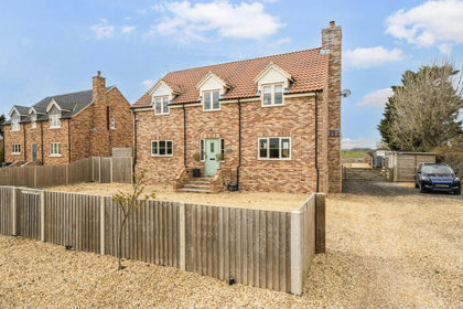 2.5 acres of Equestrian property for sale in Stow Bardolph