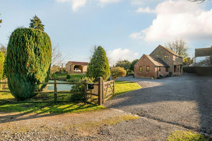 Land for sale in Highnam