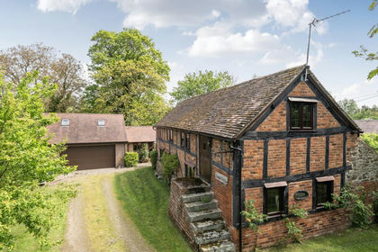 Barn Conversion for sale in Aylton