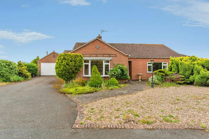 1.1 acres of House with Land for sale in South Muskham
