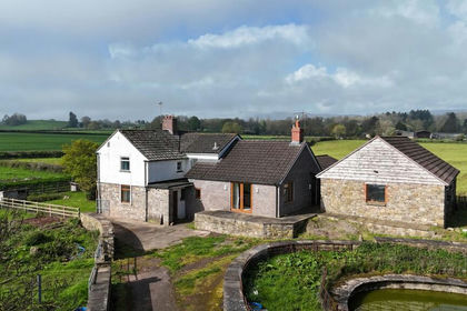 2.3 acres of House with Land for sale in Gobion Fawr
