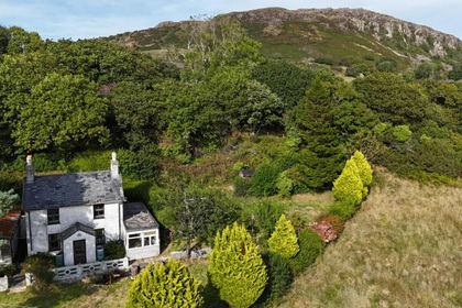 4 acres of House with Land for sale in Dolbenmaen