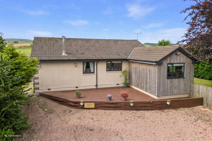 10 acres of House with Land for sale in Aberdeenshire North and Moray East