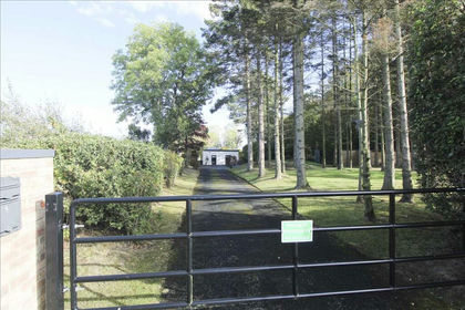 1.9 acres of House with Land for sale in Stannington