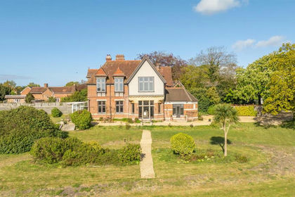 1.5 acres of House with Land for sale in Wootton Bridge