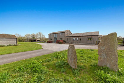 12.5 acres of House with Land for sale in East Peckham