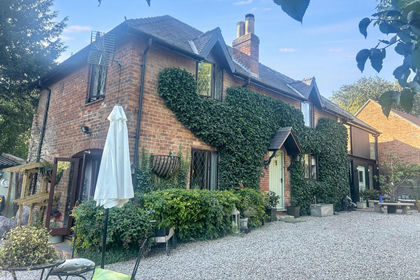 3 acres of House with Land for sale in Walkeringham