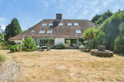 5.9 acres of House with Land for sale in Icklesham