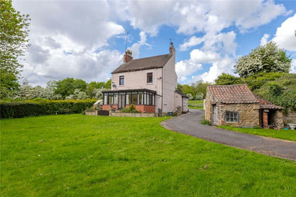 11.8 acres of Farm for sale in Mordon