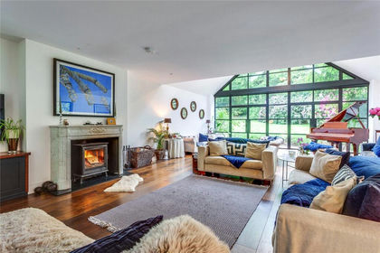 1.6 acres of House with Land for sale in Turville