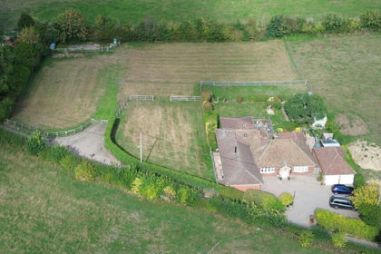 1.1 acres of House with Land for sale in Purton