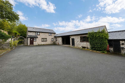 21.2 acres of House with Land for sale in Gwernaffield with Pantymwyn