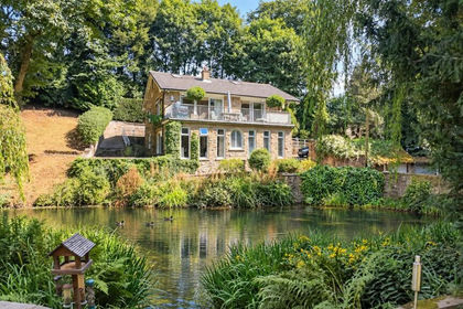 2.5 acres of House with Land for sale in Halifax