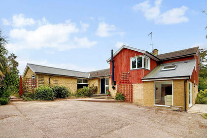 5.3 acres of House with Land for sale in Ickham and Well