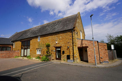 Barn Conversion for sale in Hardingstone