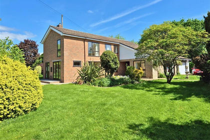 1 acre of House with Land for sale in Luston