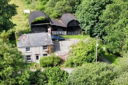8.5 acres of Smallholding for sale in Llangyndeyrn