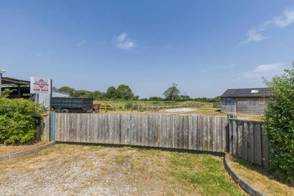 5.5 acres of Equestrian property for sale in Hargrave and Huxley