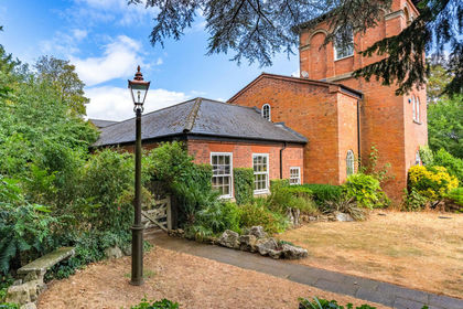 Barn Conversion for sale in Hadzor