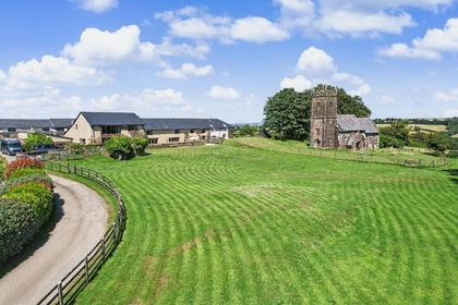1 acre of Barn Conversion for sale in Northlew