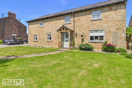 1 acre of House with Land for sale in Billinge Chapel End