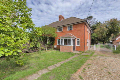 1 acre of House with Land for sale in Yalding