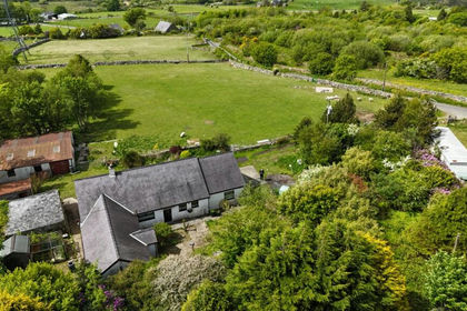 4 acres of House with Land for sale in Llanllyfni