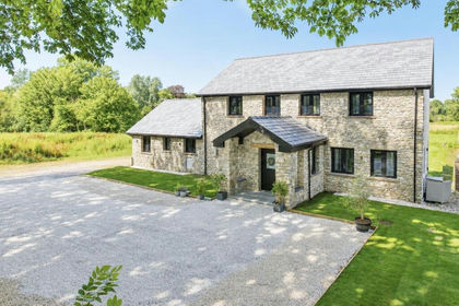 1.5 acres of House with Land for sale in Peterston-super-Ely