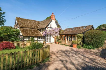 2 acres of House with Land for sale in Willersley and Winforton