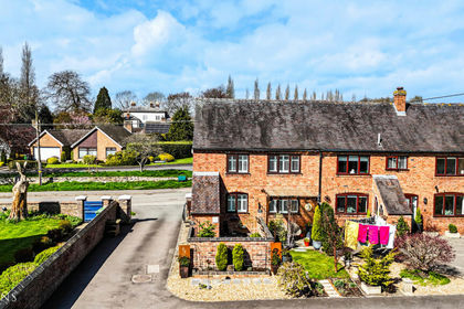 Barn Conversion for sale in Newton Regis