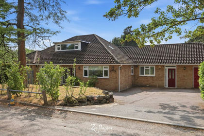 1.1 acres of House with Land for sale in Margaretting