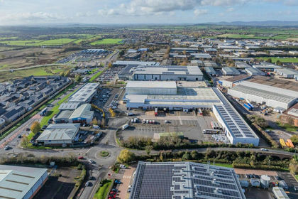 Warehouse for sale in Northway