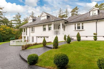 1.9 acres of House with Land for sale in Lothian East