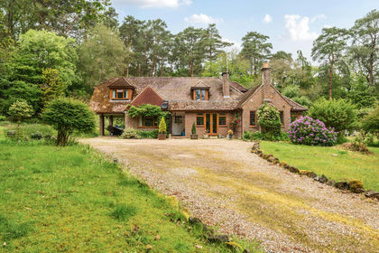 1.5 acres of House with Land for sale in Tilford