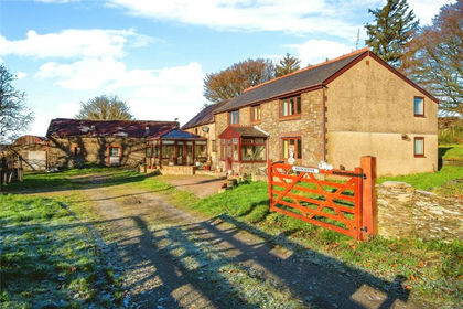 4 acres of Farmhouse for sale in Cynwyl Elfed