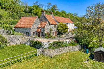6 acres of Farmhouse for sale in Wedmore