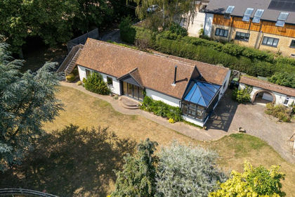 2 acres of Development Land for sale in Kingston Bagpuize with Southmoor