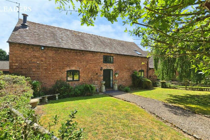 Barn Conversion for sale in Warndon
