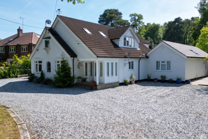 2 acres of House with Land for sale in Finchampstead