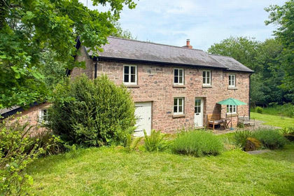 1.8 acres of Cottage for sale in Trellech United