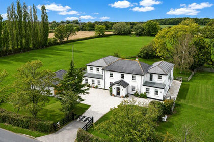 5.5 acres of House with Land for sale in Kinoulton