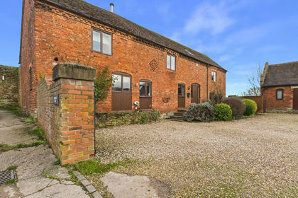 Land for sale in Morville