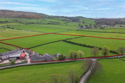 17.9 acres of House with Land for sale in Broughton East
