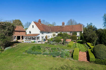 7 acres of Farmhouse for sale in Middleton