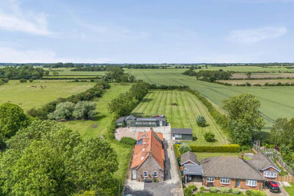 2 acres of House with Land for sale in Willoughby with Sloothby