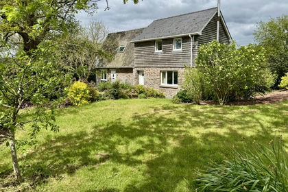 7.9 acres of Cottage for sale in Glasbury
