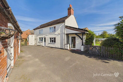 2.9 acres of Smallholding for sale in Anslow